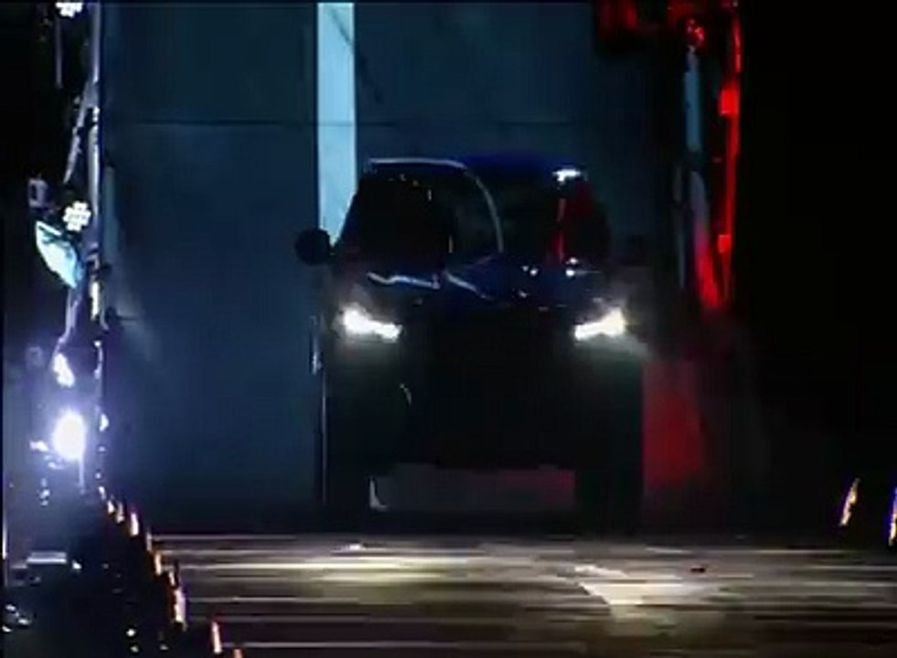 British Driver New Stunt Going Viral on Internet - Really Amazing