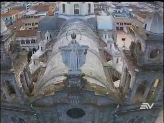 Ecuador desde el Aire / Iglesia Basílica de Ibarra