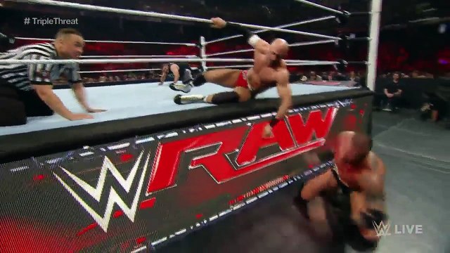 Randy-orton-vs-cesaro-vs-kevin-owens-raw-aug-10-2015-1