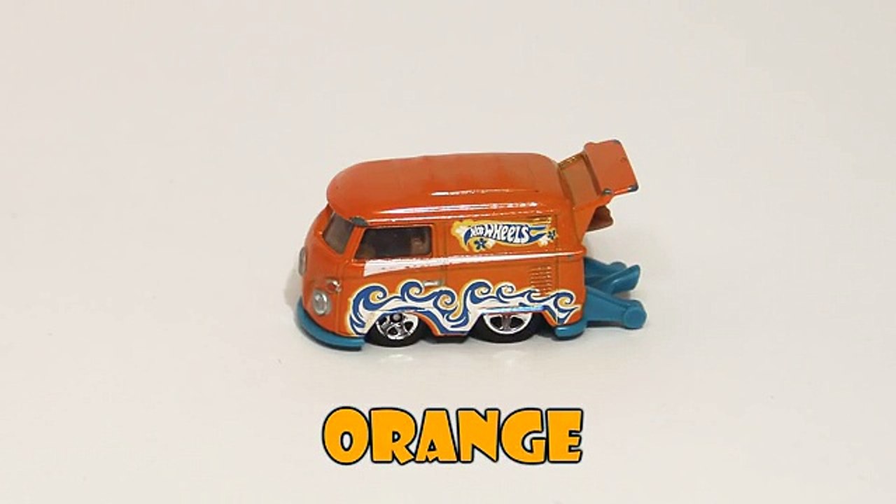 Voitures jouets - Apprendre les couleurs avec le camion de pompier et les petites voitures (360p)