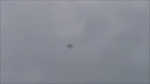 OVNI ou avion. - UFO or airplane.