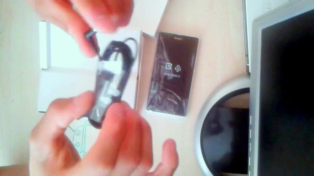 Sony Xperia Z Kutu İçeriği - highx.net