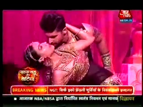 Abhi Ki Shaadi Ka Gher Mein Chal Raha Hai Jashn - 16 September 2015 - Kumkum Bhagya