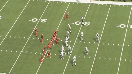 Johnny Manziel pass incomplete short middle to Barnidge