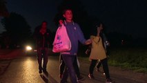 وصول اول حافلة تقل مهاجرين الى الحدود الكرواتية