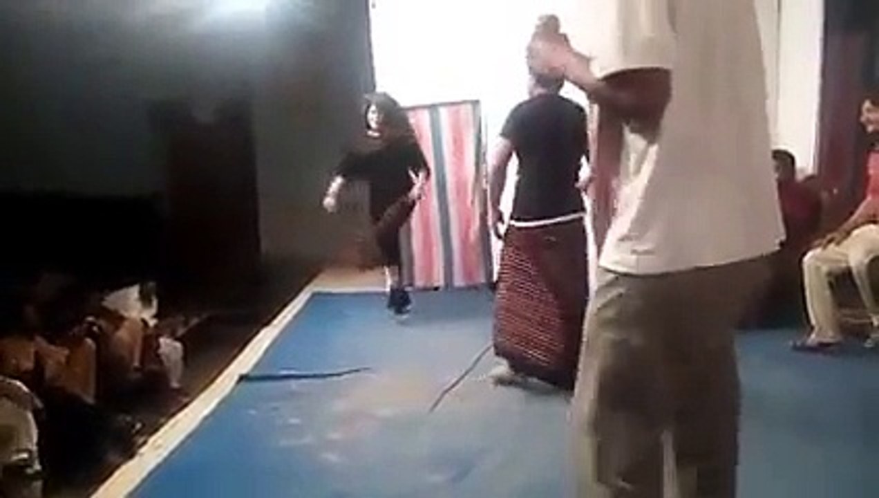 Laiba Bukhari Hot Stage Dance 2015 - Saraiki HD Songs