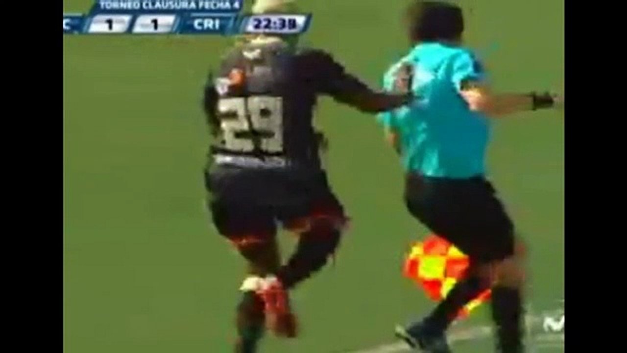Futbolda Komedi Gibi Bir An Yaşandı