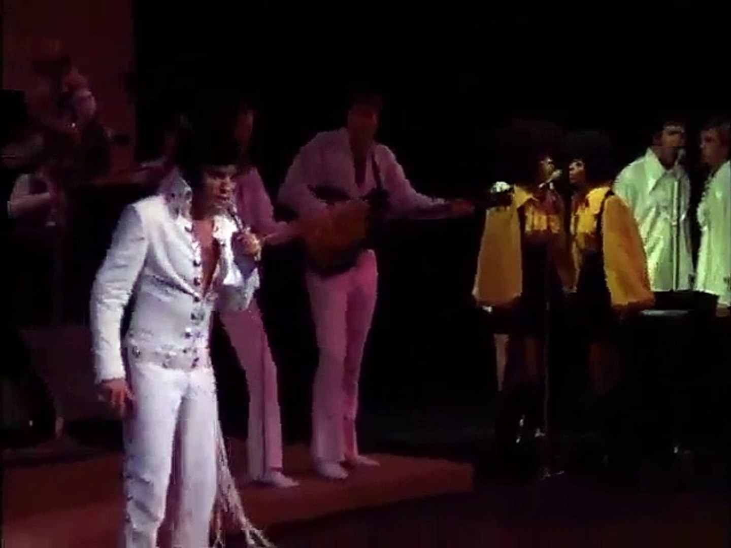 Elvis Presley Suspicious Minds Live in Las Vegas (Official Video) - Video  Dailymotion