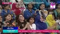دیکھئے پاکستانی کرکٹر احمد شہزاد پر عاشق لڑکی کس طرح روتی دھوتی ہوئی لائیو شو میں پہنچ گئی اور پھر احمد شہزاد نے اس کے ساتھ کیا کیا، خصوصی ویڈیو۔