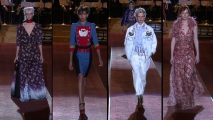 Vogue Fashion Week - Marc Jacobs Spring 2016 Ready-to-Wear