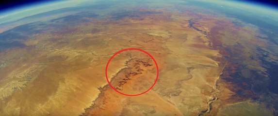 The balloon appeared lost in space HD High Altitude Balloon JHAB2