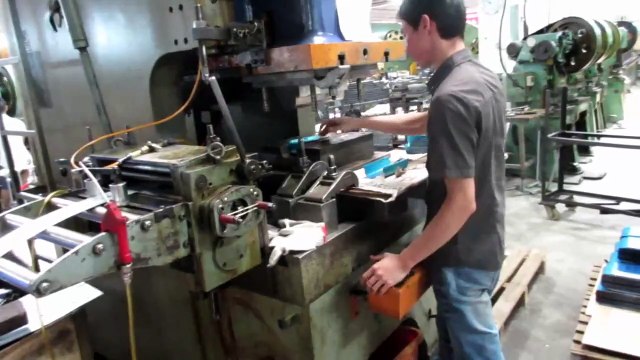 China Sourcing and Import Purchasing Agent: Cutlery Tray and Drawer Organizers / Production 6