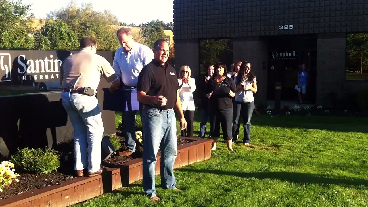Santinelli International takes the ALS Ice Bucket Challenge!