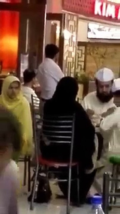 Molvi khud kha raha hai aur noukrani ko bhoka behtaia hai -- Kuch sharam hoti hai kuch haya hoti hai