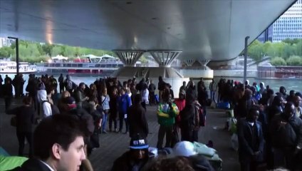 A Paris, des centaines de migrants quittent la rue pour un lit