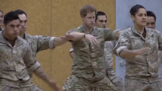 Le Prince Harry fait le Haka néo zélandais