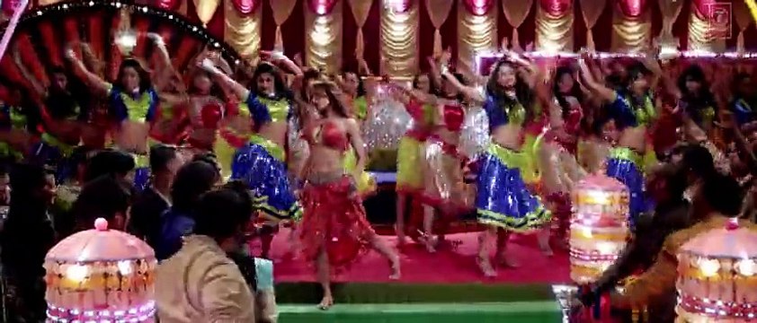 'Fashion Khatam Mujhpe' Video Song - Dolly Ki Doli - T-series -