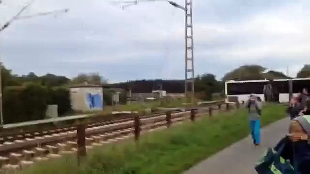 Quand un Train Percute de plein Fouet un Bus Scolaire