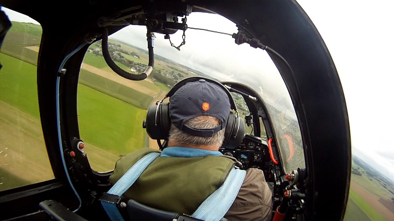 Baptème en Fouga Magister verticale piste du Havre le 5 septembre 2015 .