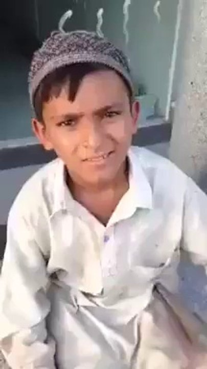 Street child singing saavan aya hy |amaizing voice