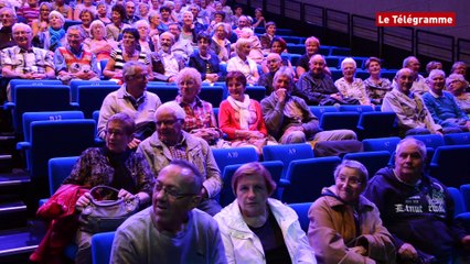 Descargar video: Saint-Brieuc. 800 fans au concert de Michèle Torr