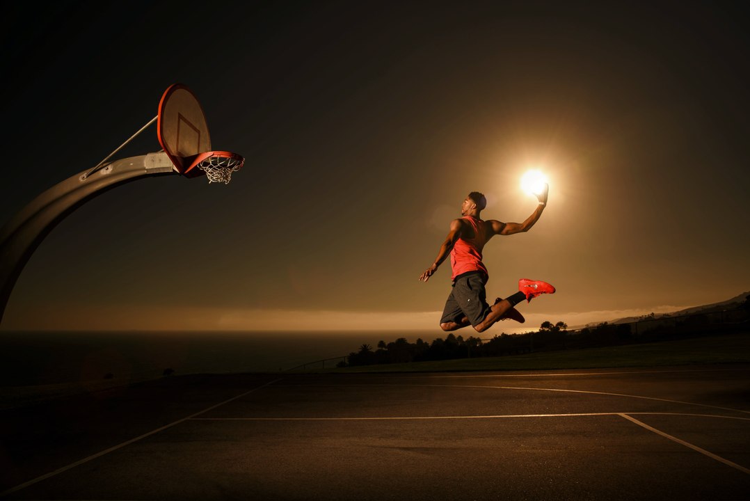 NBA’s Rising Son Anthony Davis ’Dunks The Sun’