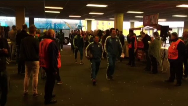 Beelden: Aankomst spelers Olympique Marseille - RTV Noord