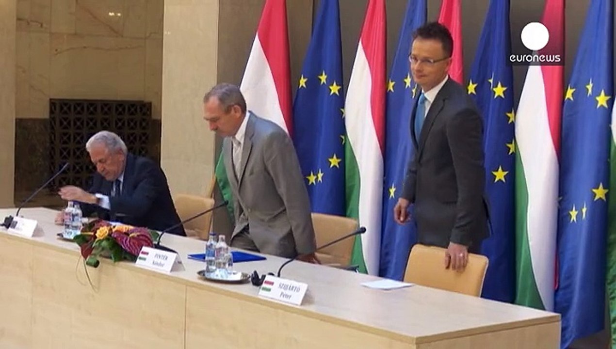 EU-Migrationskommissar in Budapest: 'Gewalt ist auch keine Lösung'