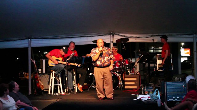 Danny McCorkle & the Katz perform 'One Broken Heart For Sale' Elvis Week 2015