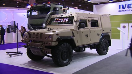 انتقادات للحكومة البريطانية لتنظيمها معرض أسلحة