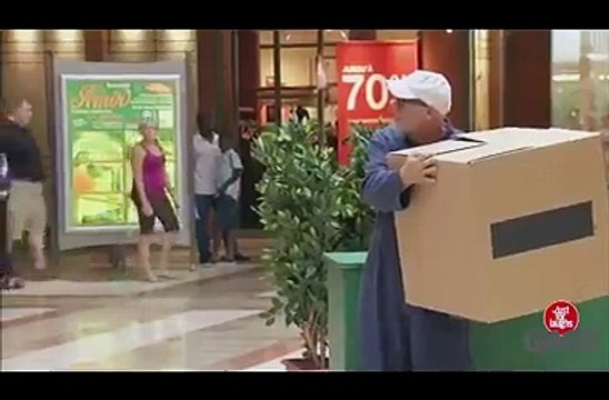 Watch the Creepy Hand Emerges from Pants !