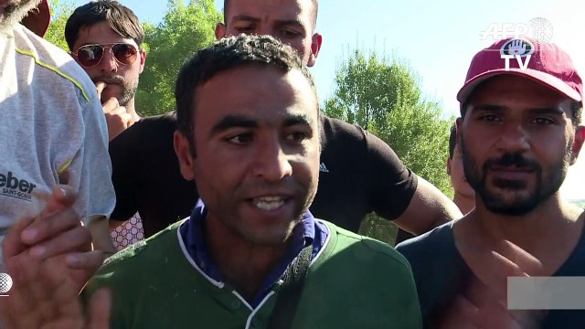 Migrants continue wait at Turkish-Bulgarian border