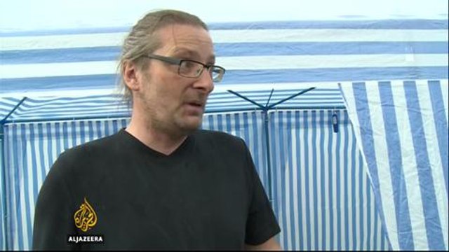 Croatia 'dumps' refugees on the Slovenia border