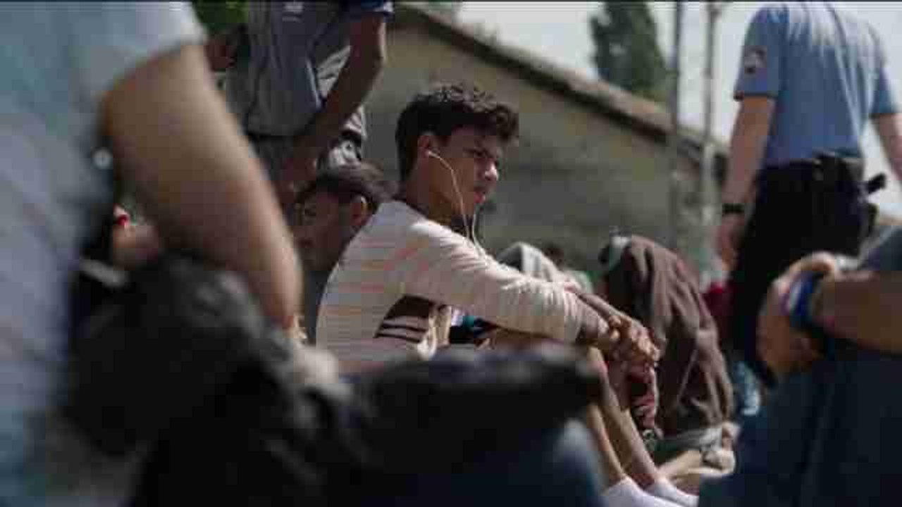 Croacia cierra la frontera tras recibir a 11.000 refugiados en dos días