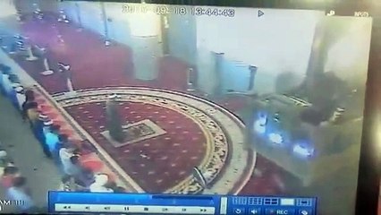 CCTV: Detik Imam Masjid Negara Ditampar Ketika Solat Jumaat