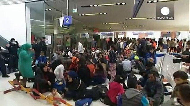 اللاجئون بين المانيا والنمسا