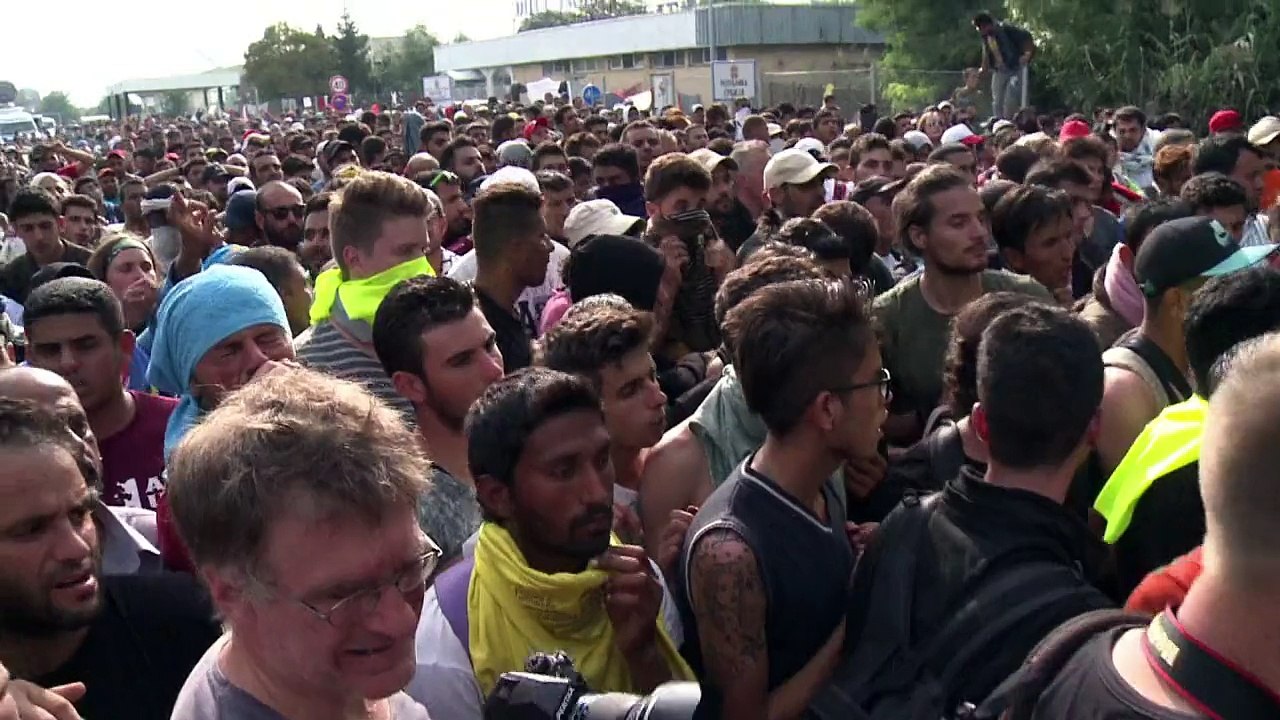 Tränengas gegen Flüchtlinge: Ungarn in der Kritik