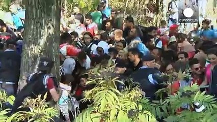 Profughi vs polizia in Croazia. Ma restano chiuse le porte della Fortezza Europa