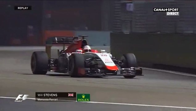 F1 2015 - Singapore - Will Stevens crash Practice 2