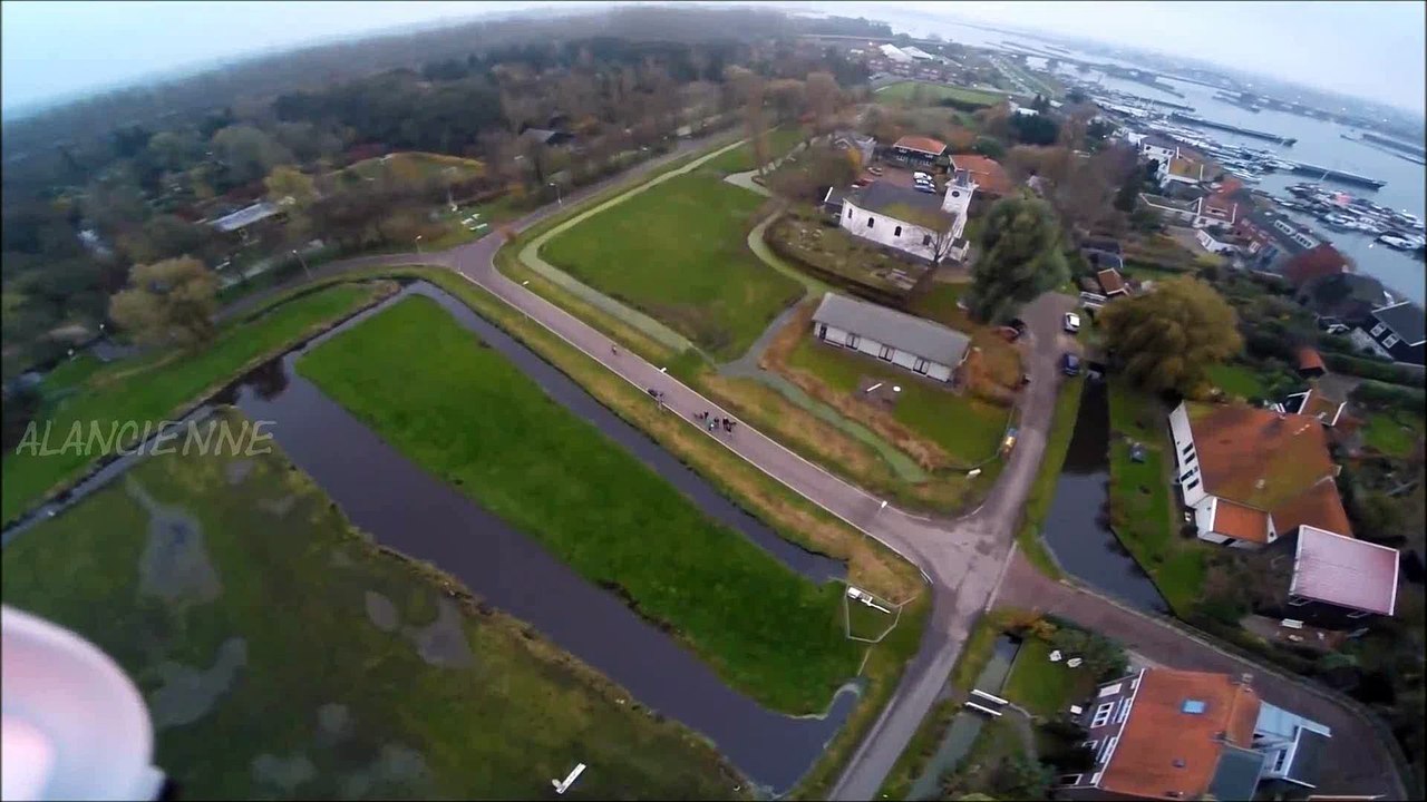 de justesse il sauve son drone  de la noyade ...