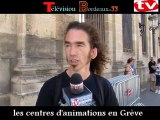 Télévision-Bordeaux-33 les centres d'animations de quartiers sont en Grève devant la Mairie de Bordeaux sebastien solano nous explique la Grève
