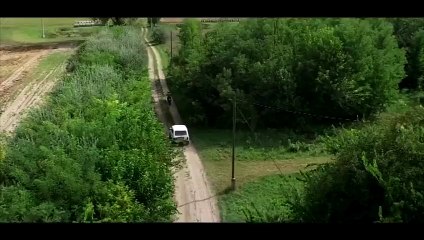 Un maire hongrois menace les migrants dans un clip vidéo