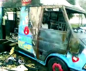 fourgon du clown cassou complétement détruit par le feux.