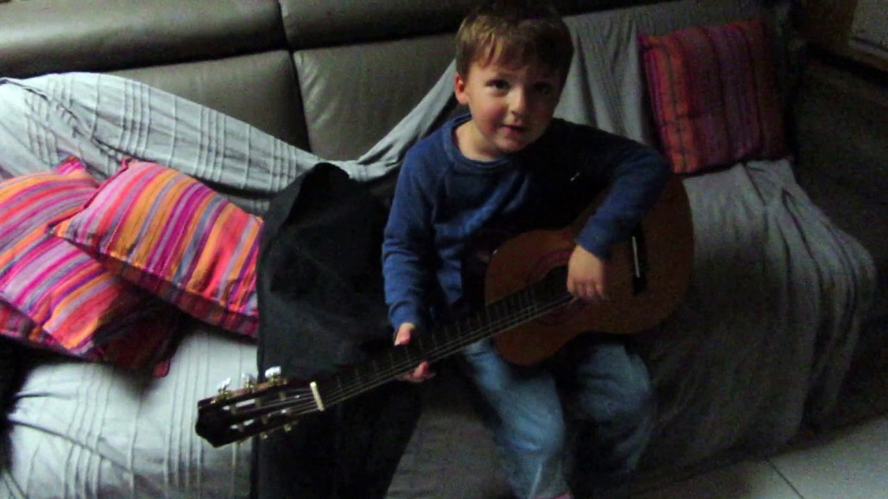 Gaetan chante le jour 1