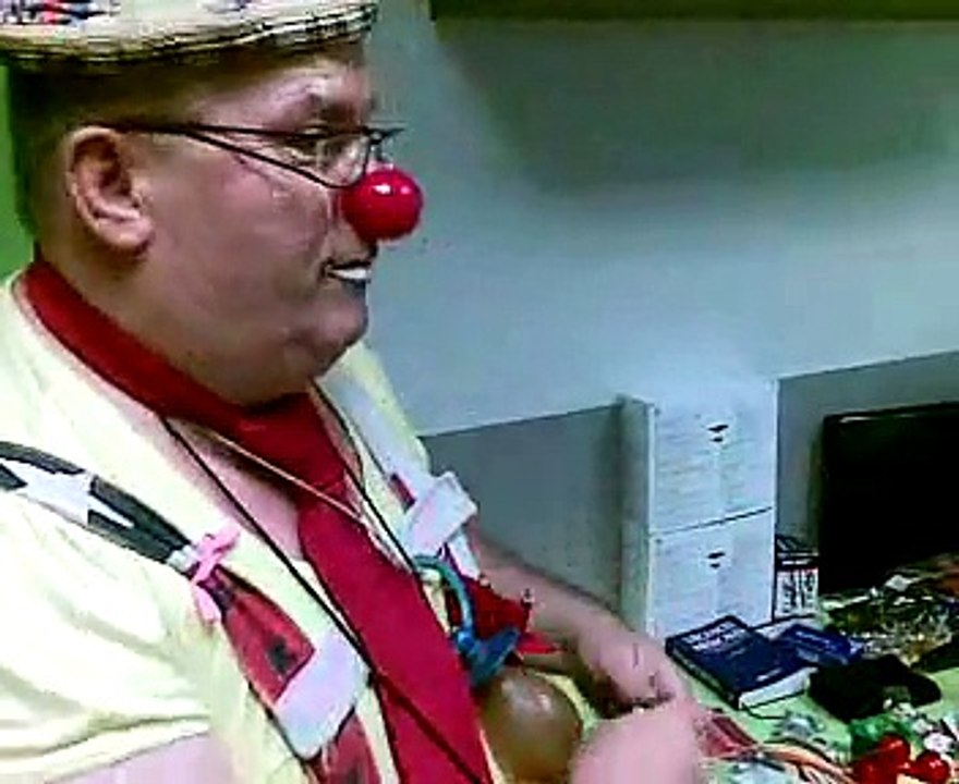 GAG et RIRE au URGENCE  avec les OKAZOU's  Coucou aux infirmières, infirmiers, mèdecins, cadres de santés, et à Philippe notre STAR du jour...