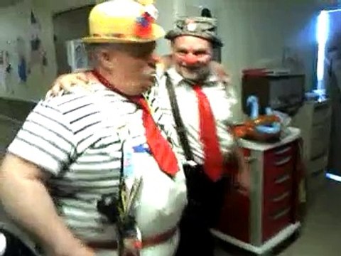 les clowns Pif et Cassou à l'hôpital