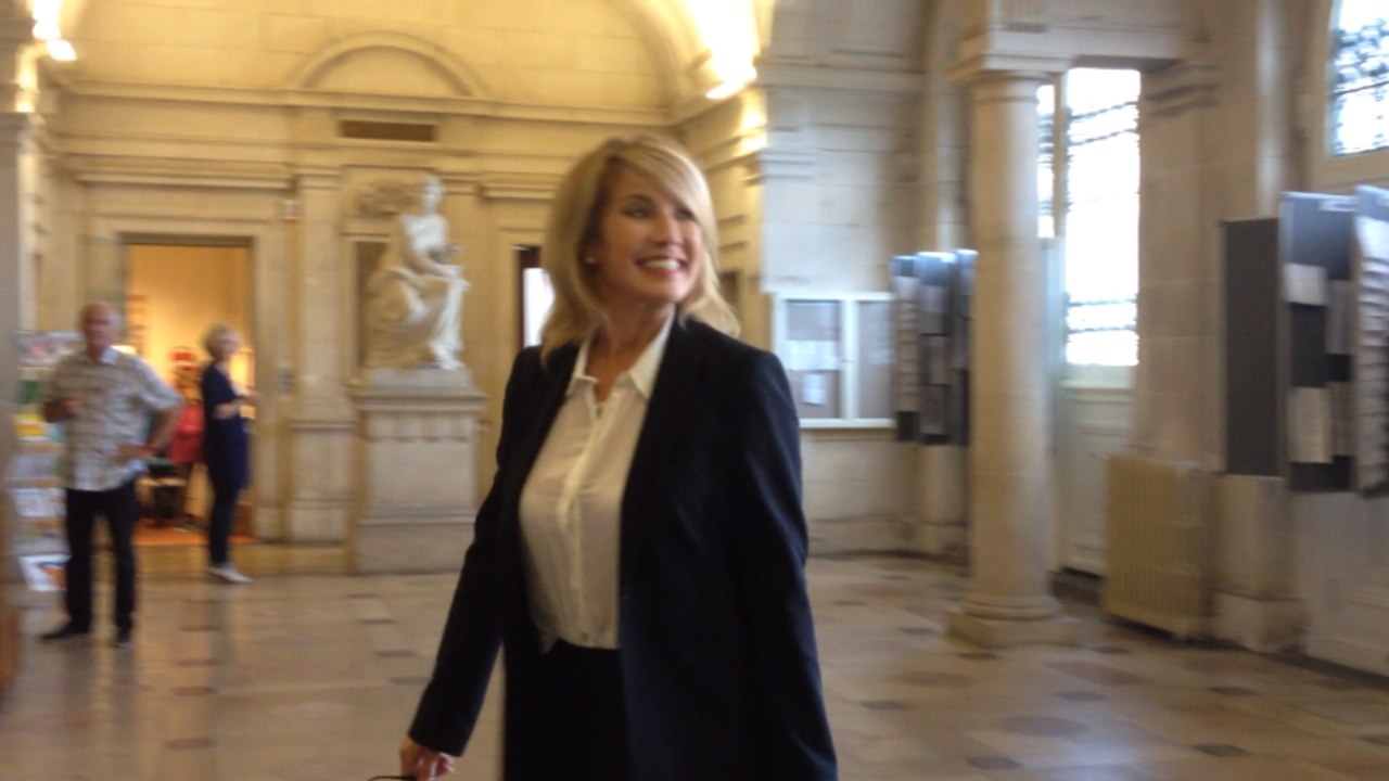 Natacha Amal se marie en toute discrétion à la mairie