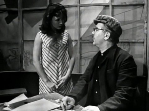 Строгая девушка