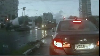 He camin air... literally. GHOST Ce out of thAR crash in Russia