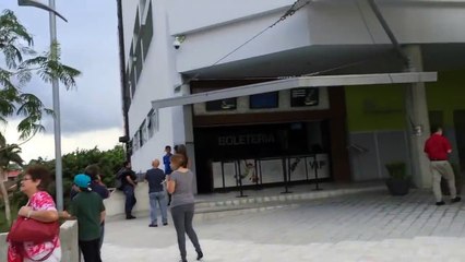 بالفيديو من كوستاريكا: انشقاق السماء وظهور ألوان غريبة